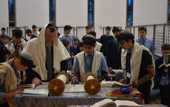 Chief Rabbi Joins JFS Minyan